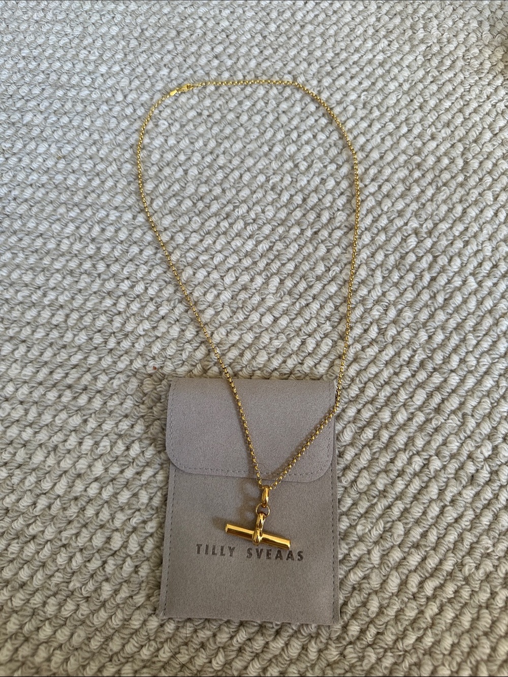 Tilly Sveaas Medium Gold T-Bar On Belcher Chain - Picture 4 of 9